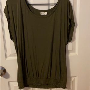 24/7 solid smocked hem tee